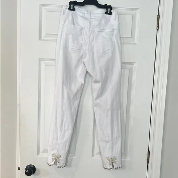 Frank Lyman Design White Skinny Jeans with Beaded Hem - Picture 4 of 4